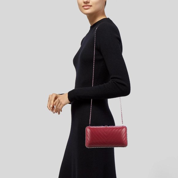 CHANEL Chevron Chain Around Clutch - Picture 5 of 5